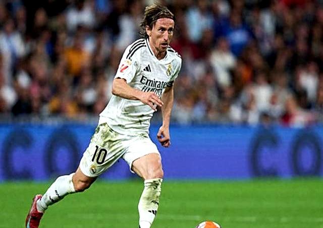 法国翻盘丹麦,莫德里奇高光表现 法国翻盘丹麦,莫德里奇高光表现