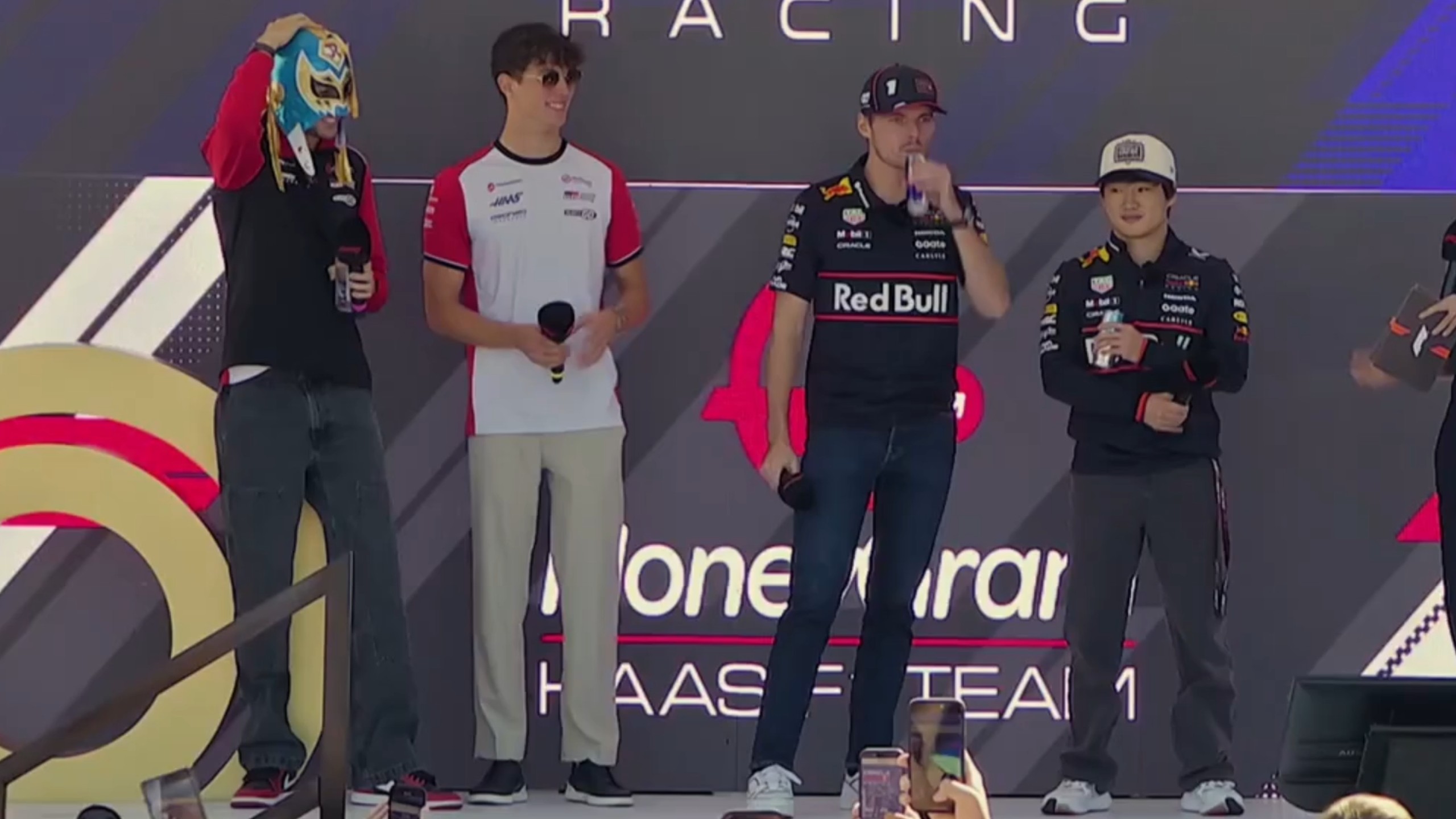 哈斯车队横扫红牛二队,皮亚斯特里惊艳四座 哈斯车队横扫红牛二队,皮亚斯特里惊艳四座