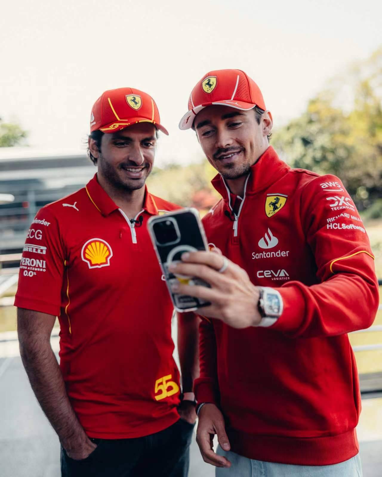 红牛二队轻取梅赛德斯，塞恩斯高光表现