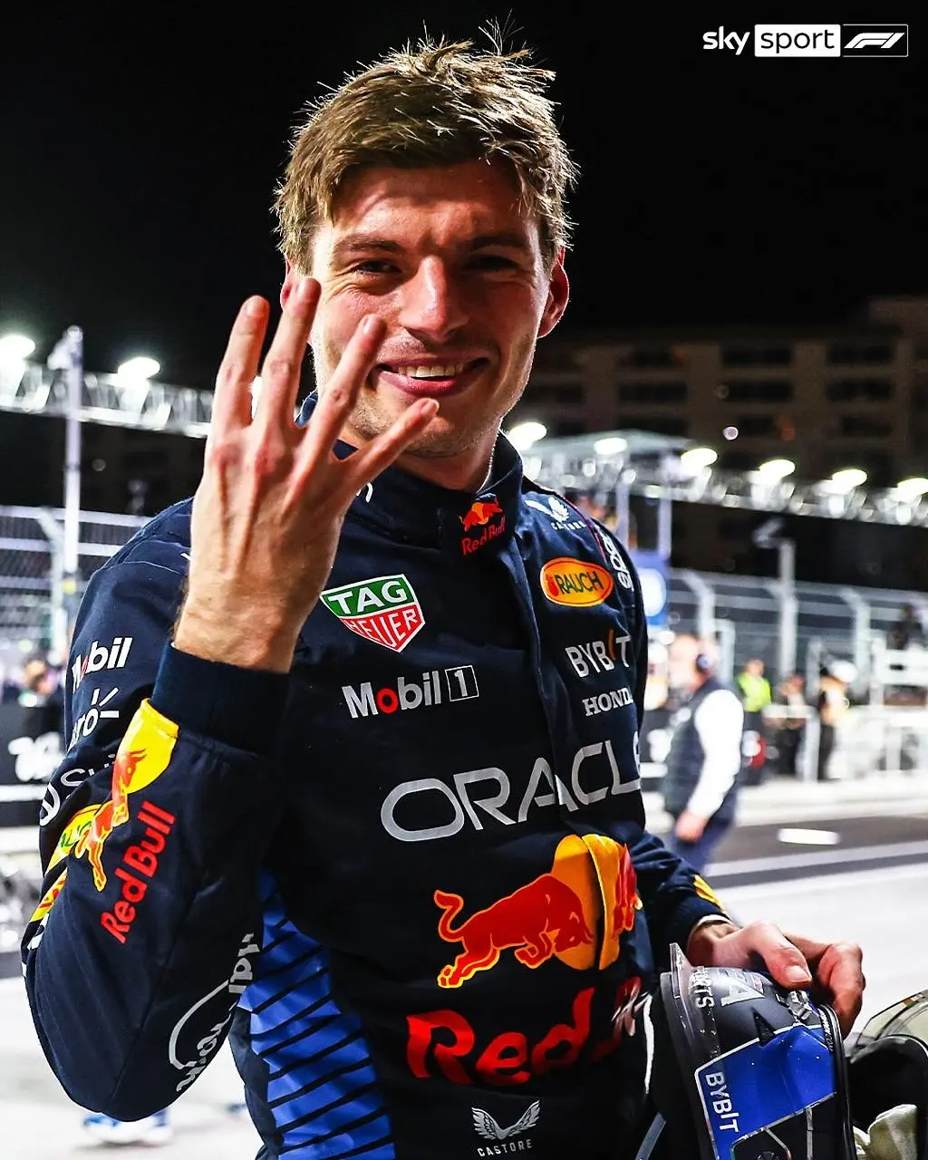 梅赛德斯完胜红牛二队，维斯塔潘点燃赛场