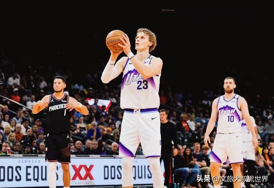 爵士逆转步行者，布克刷新纪录