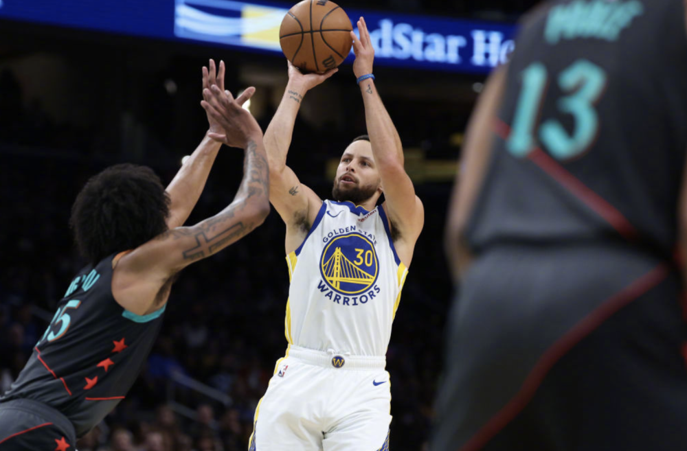 76人绝杀独行侠,库里刷新纪录 76人绝杀独行侠,库里刷新纪录