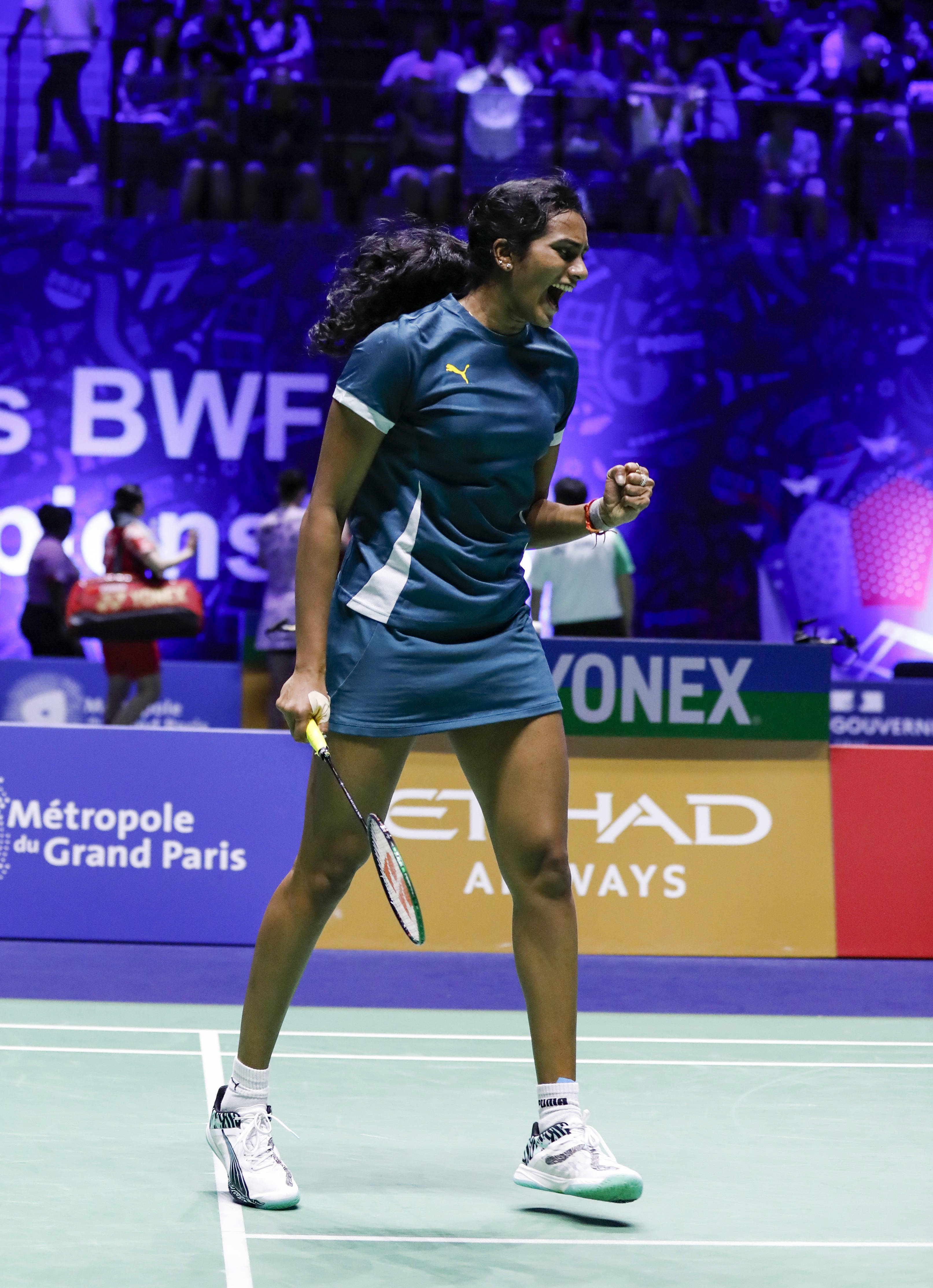 印度羽毛球队翻盘泰国羽毛球队，辛杜关键制胜