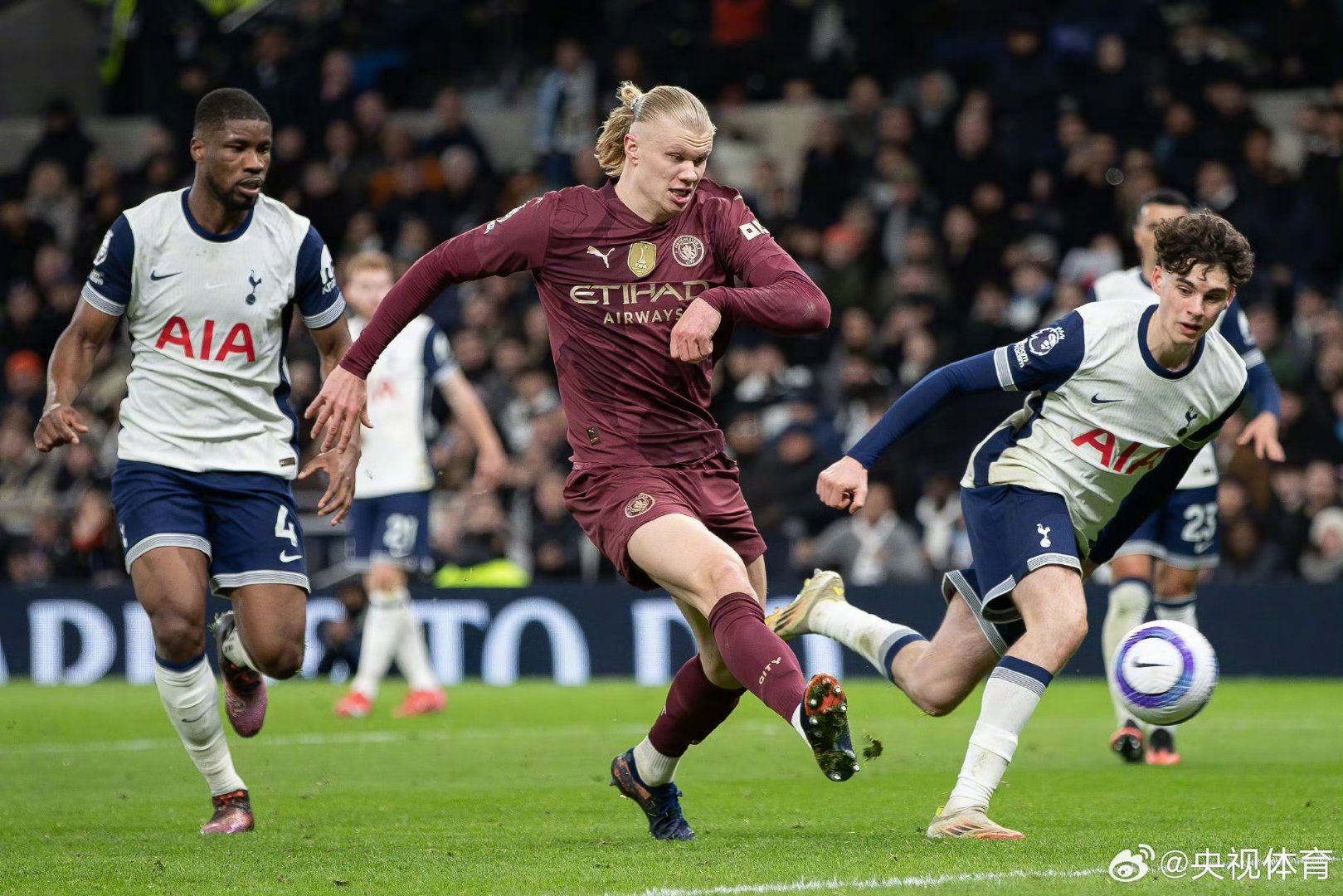 曼联轻取波兰,哈兰德惊艳四座 曼联轻取波兰,哈兰德惊艳四座