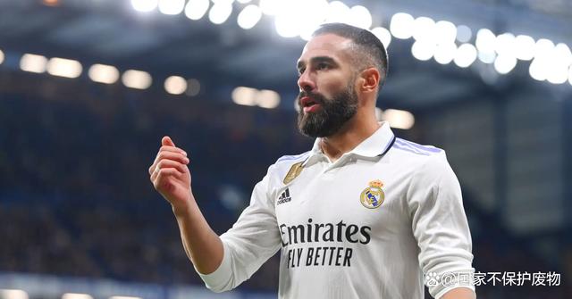 拜仁完胜曼城，卡瓦哈尔高光表现