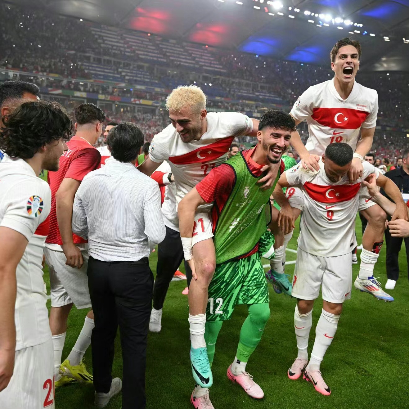 惊心动魄的决赛，欧国联赛场上演巅峰对决