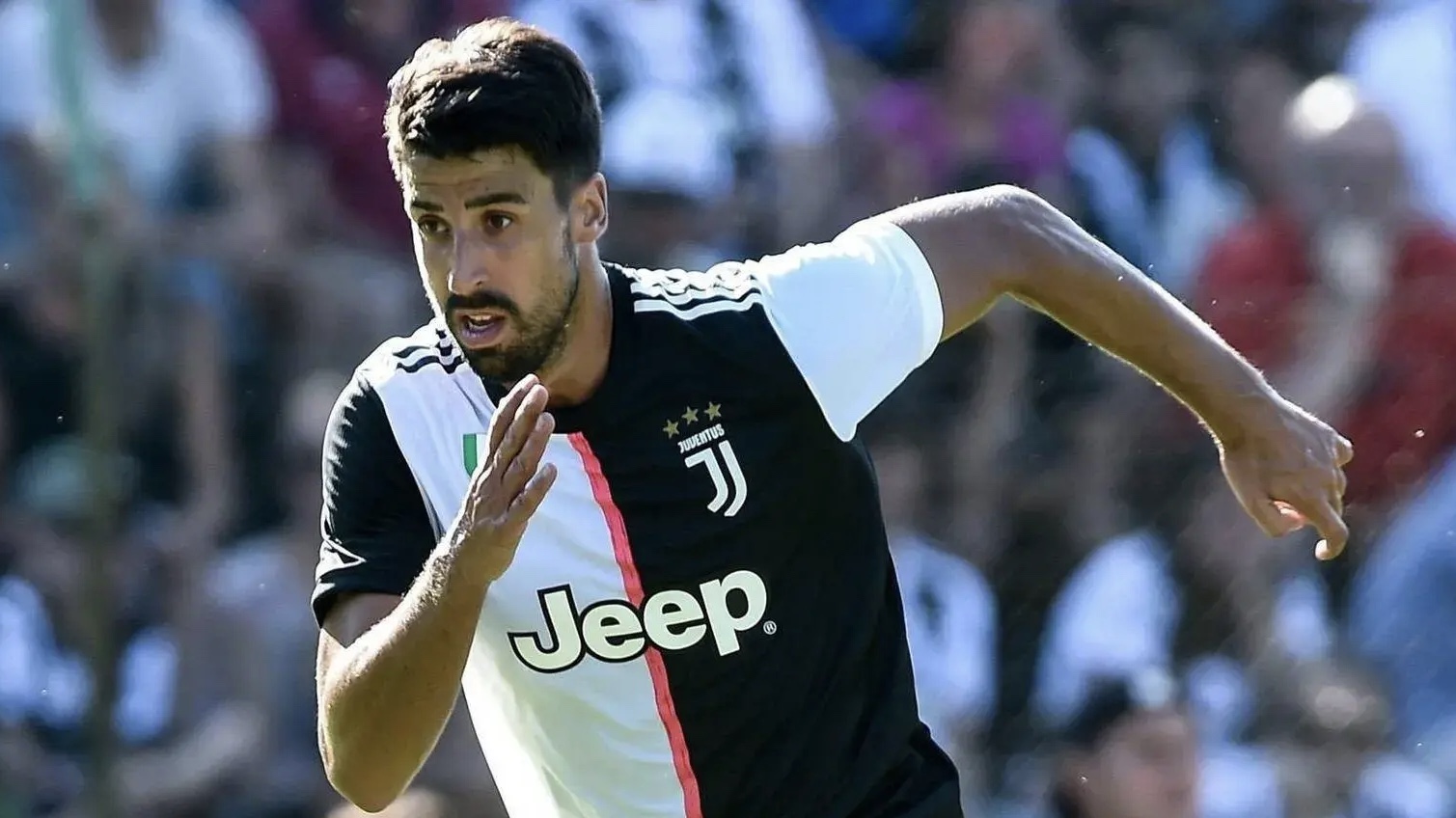 尤文图斯陷入不败之地，小组赛形势不容乐观