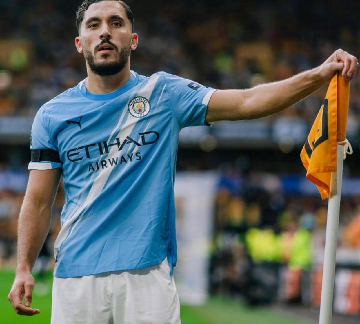 曼城狂胜对手，展现出色潜力晋级