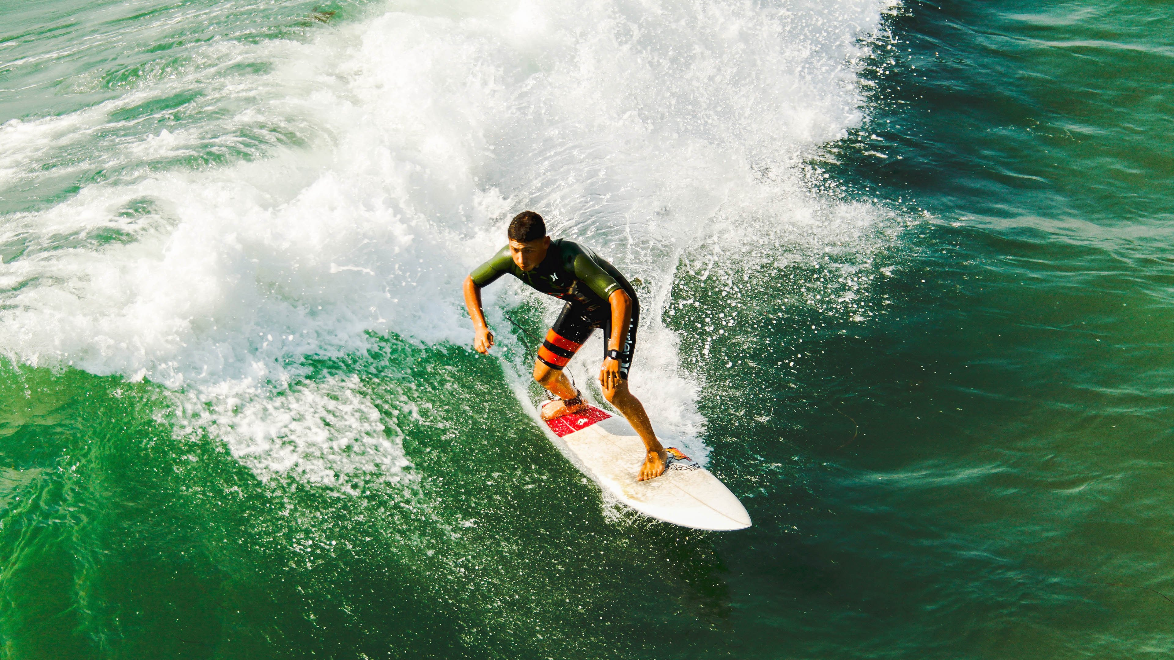 篮网碾压福建队,范弗利特高光表现引领团队胜利