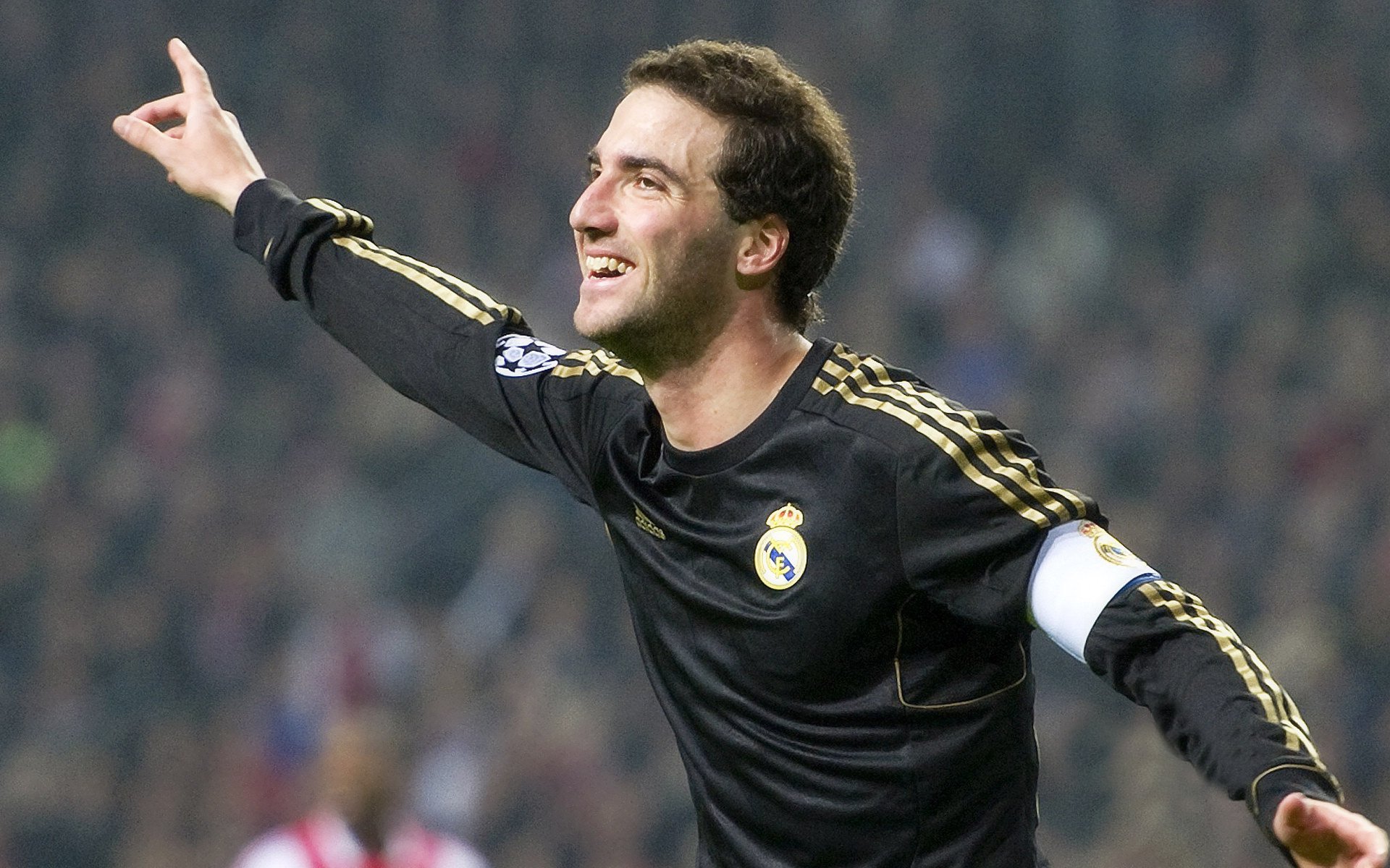 从哈弗茨爆发到巴西决胜局,足球世界的双子星时刻